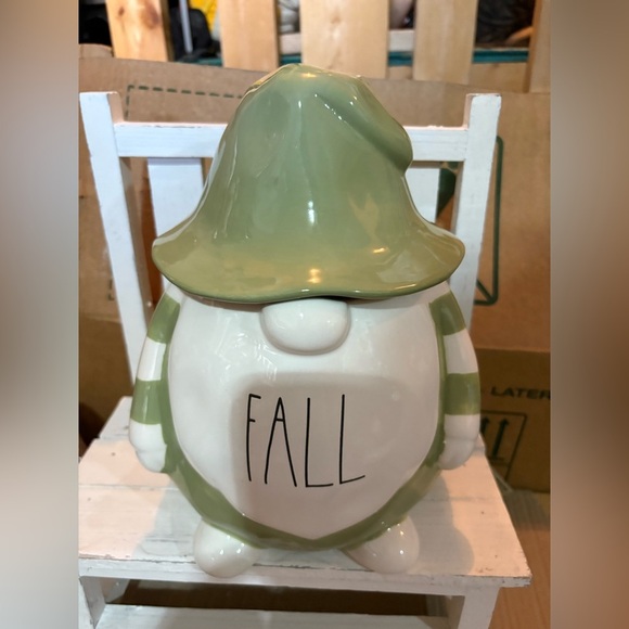 Rae Dunn Artisan Collection Cookie Jar - Picture 1 of 3